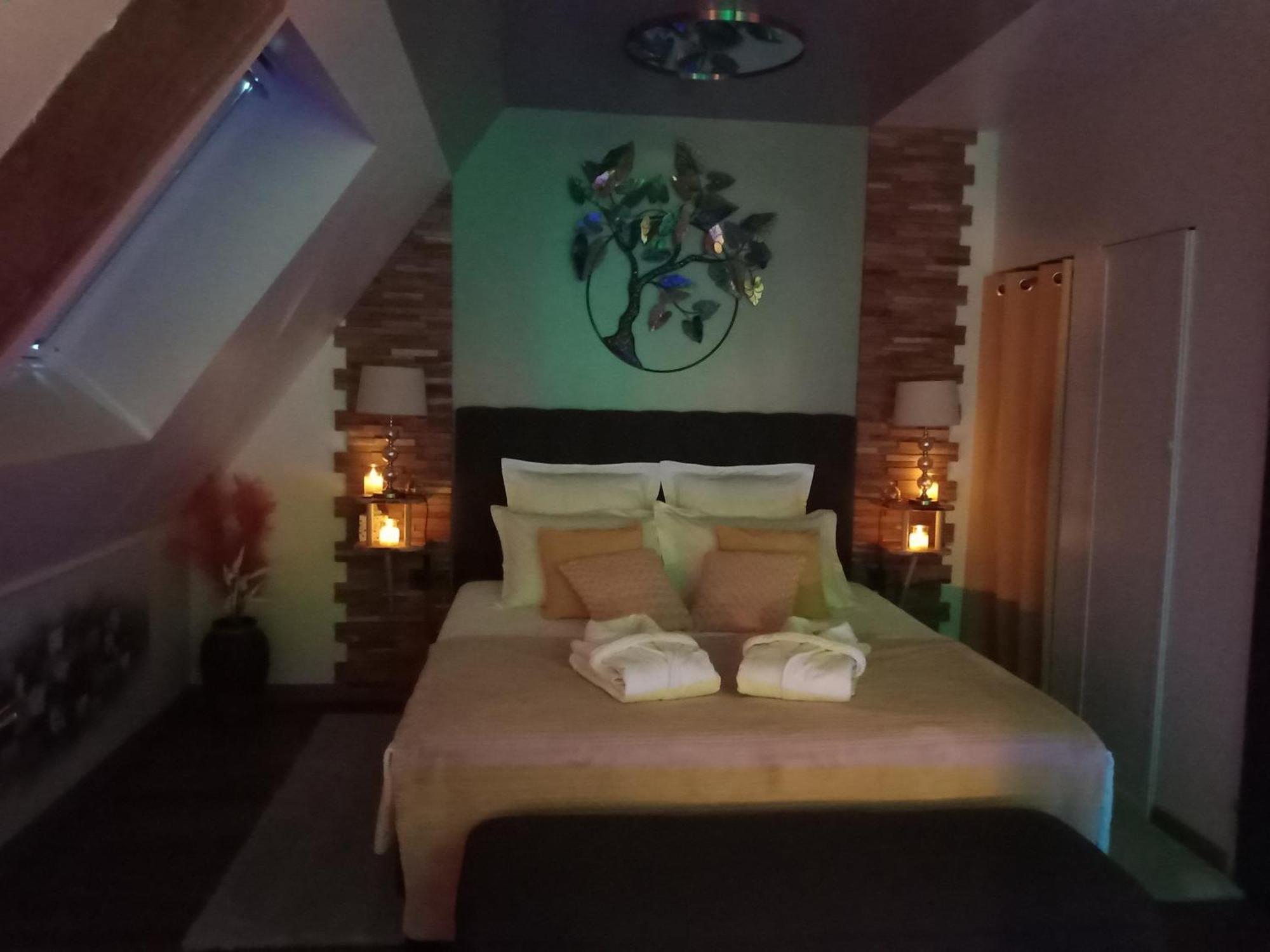 Hotel Manoir Du Grand Chene La Vraie-Croix Zimmer foto